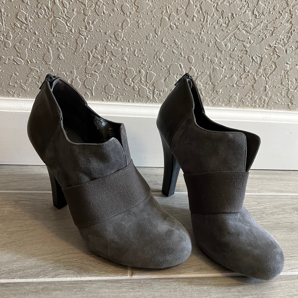 NEW Gianni Bini booties